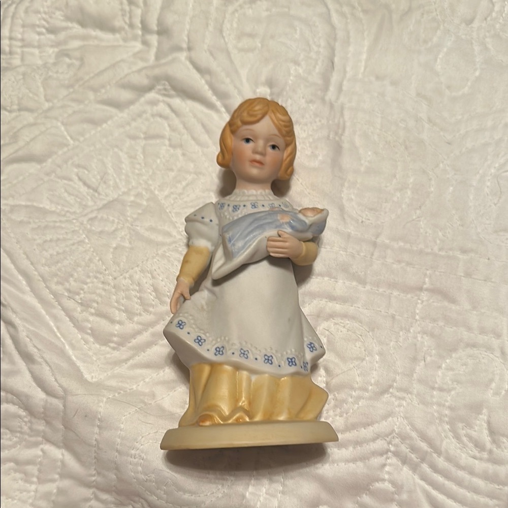 Avon 'A Mother's Love' Handcrafted Figurine
